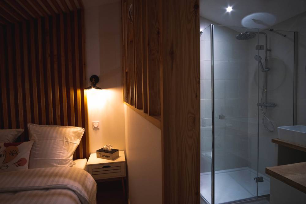 chambre et salle de bain